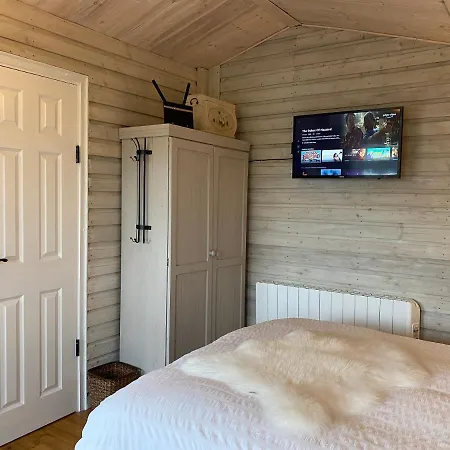 Adorable In The Countryside בקתה *